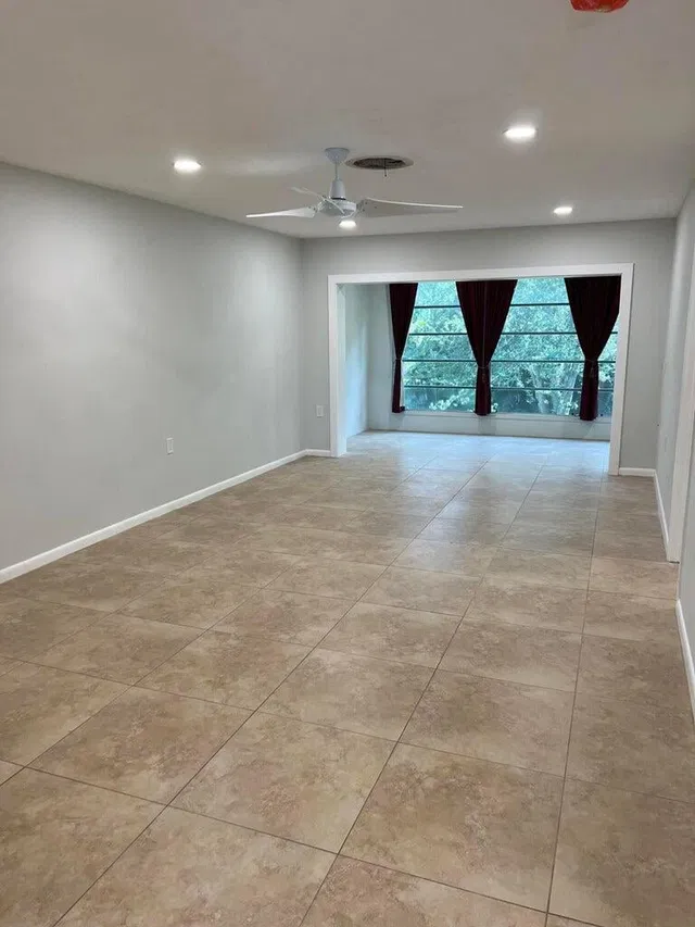 Residence photo 2