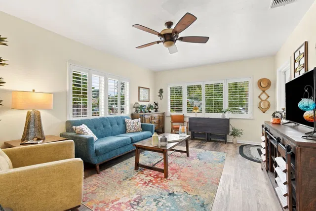  Residence photo 9