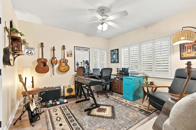  Residence photo 17