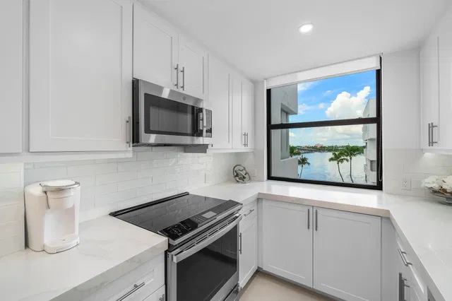 2860 S Ocean Palm Beach Unit Unit 512 photo 6