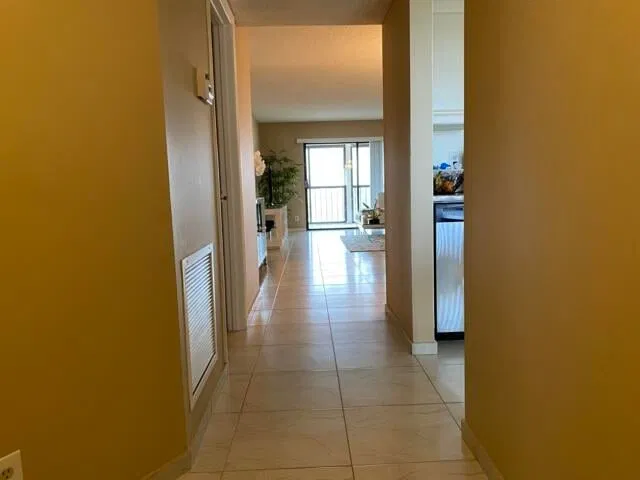 Unit 805 photo 12