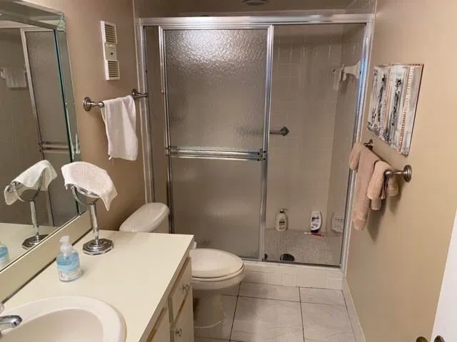 Unit 805 photo 23