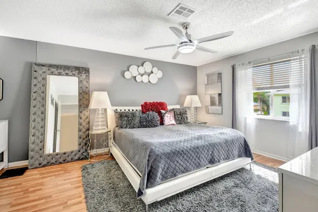  Unit 203 photo 9