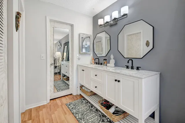  Unit 203 photo 12