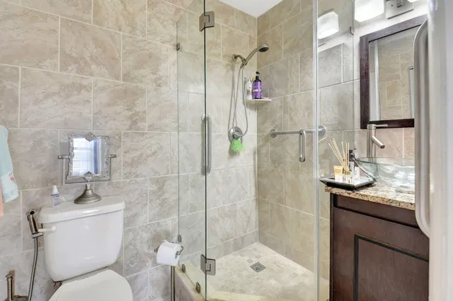  Unit 203 photo 17