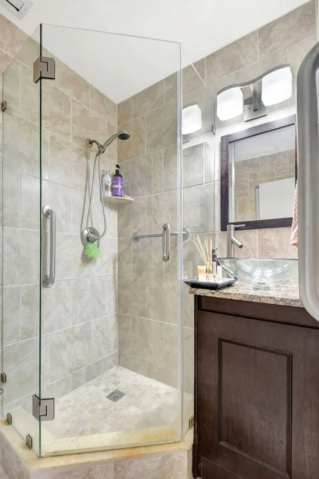  Unit 203 photo 18