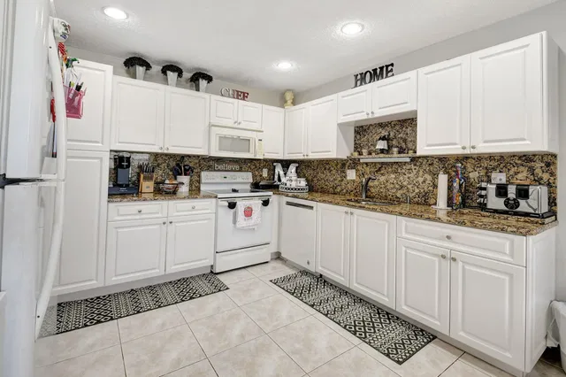  Unit 203 photo 32