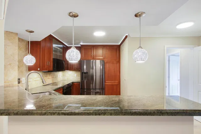 Unit 205 photo 8