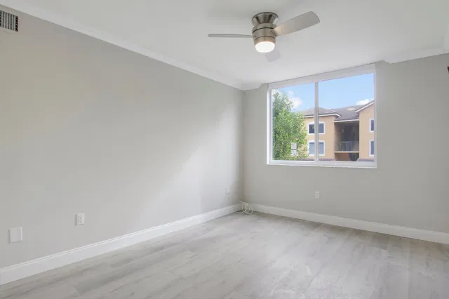 Unit 205 photo 33