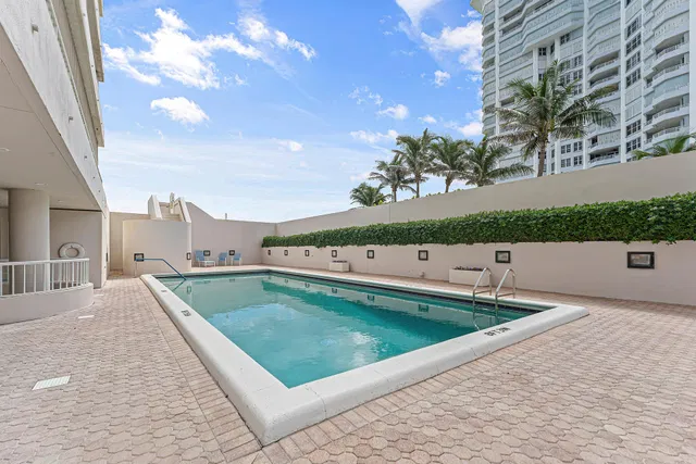 Singer Island Unit 3N photo 23
