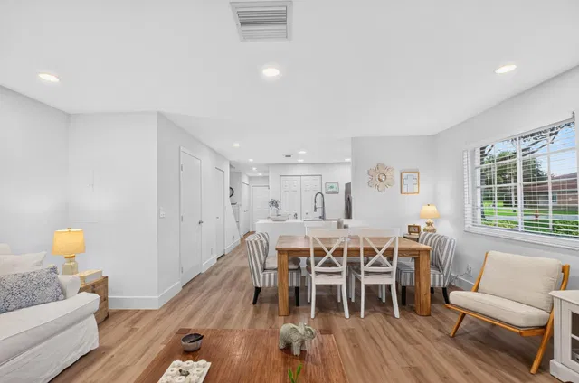 Residence photo 9