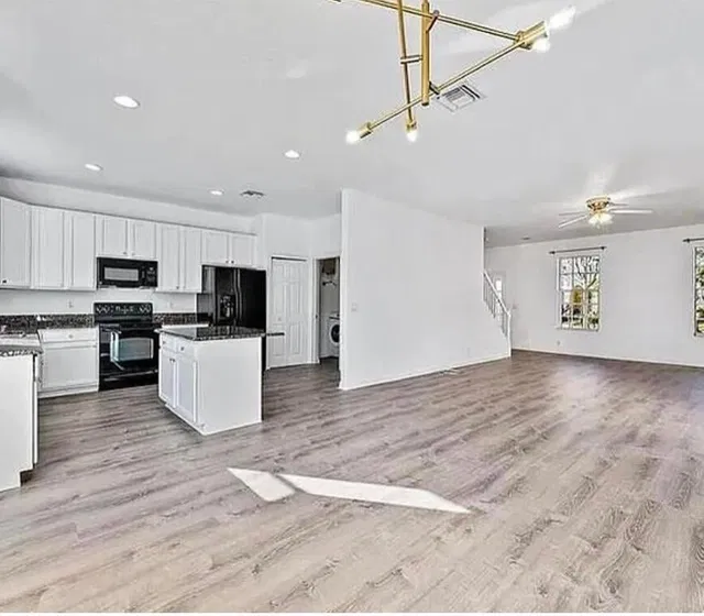 Residence photo 5
