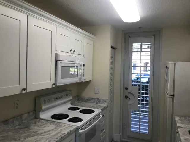  Unit 11 photo 5