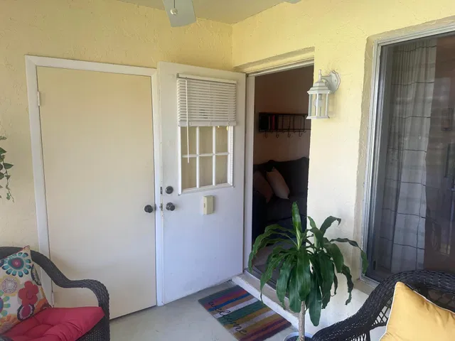 Unit C-2 photo 3