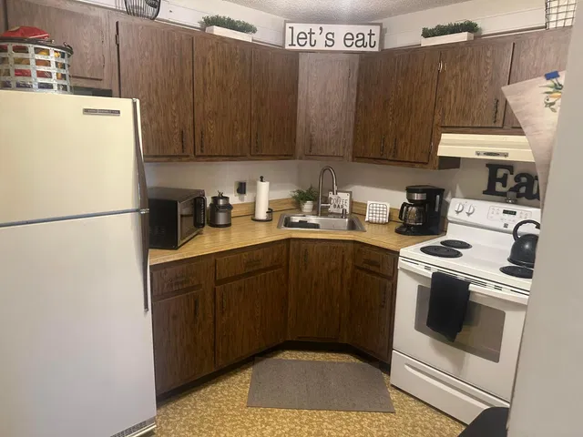 Unit C-2 photo 9