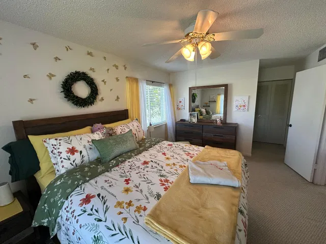 Unit C-2 photo 13