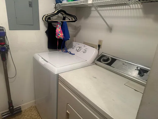 Unit C-2 photo 15