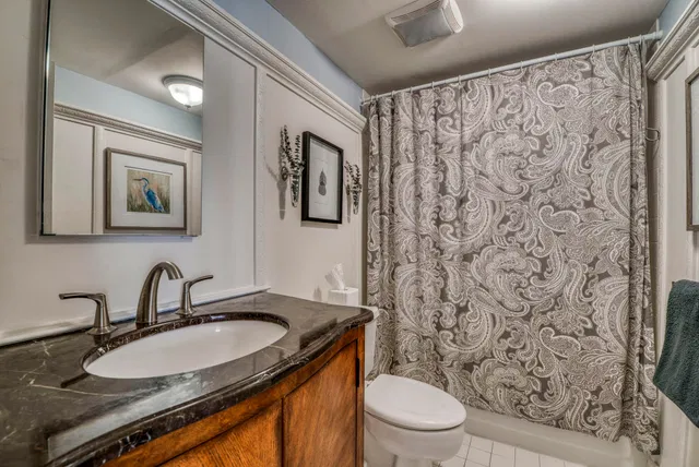 Unit 1008 photo 19