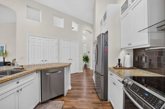 Residence photo 18