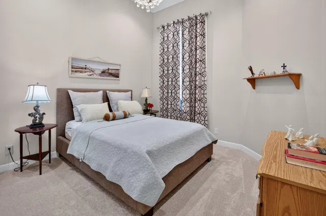 Residence photo 26