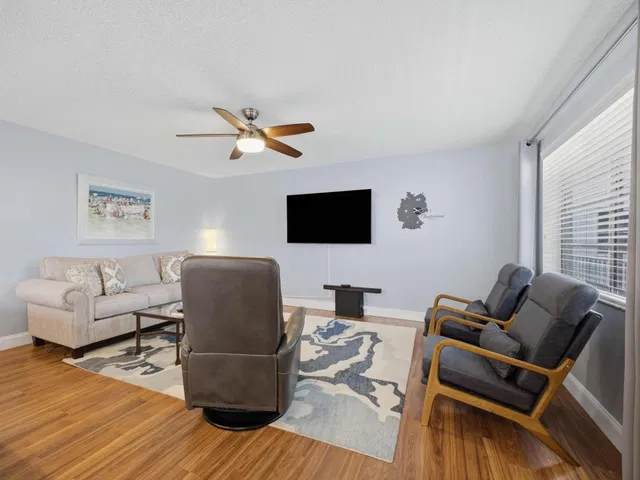  Unit 461 photo 6