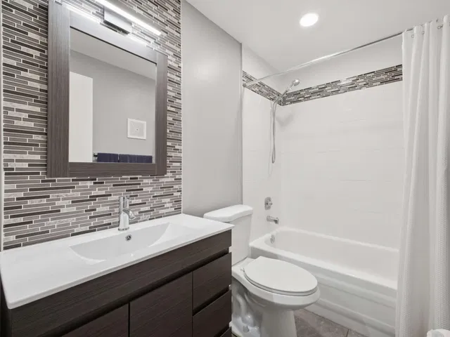  Unit 461 photo 9