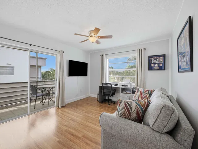  Unit 461 photo 11