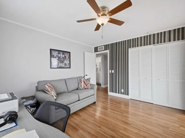  Unit 461 photo 12