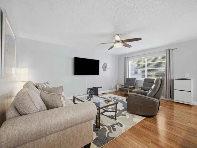  Unit 461 photo 13