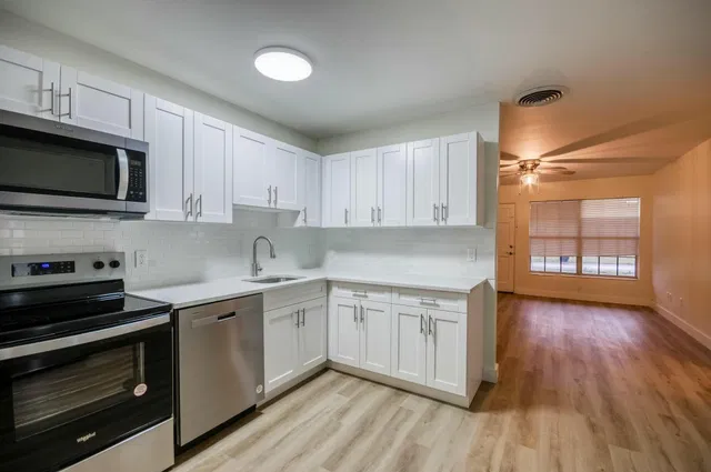 Residence photo 3