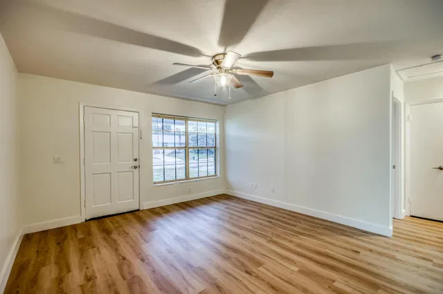 Residence photo 5