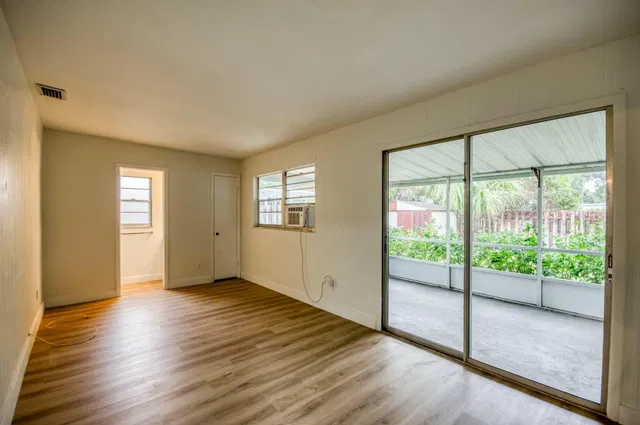 Residence photo 10