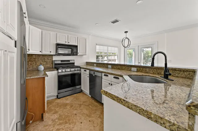 West Palm Beach Residence photo 13