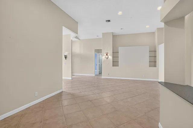 Residence photo 4
