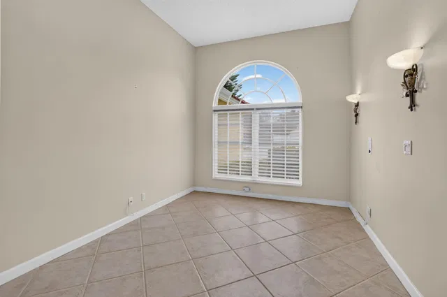 Residence photo 5