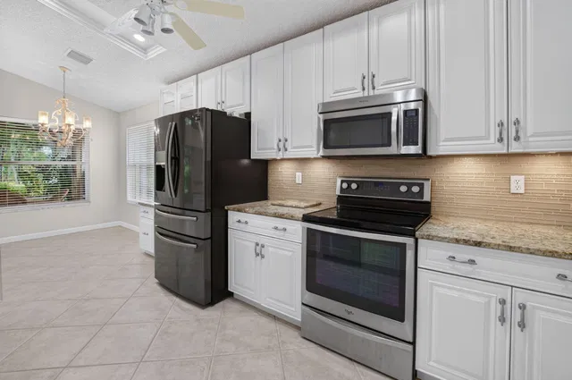 Residence photo 12