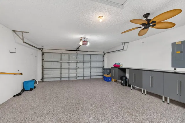 Residence photo 16