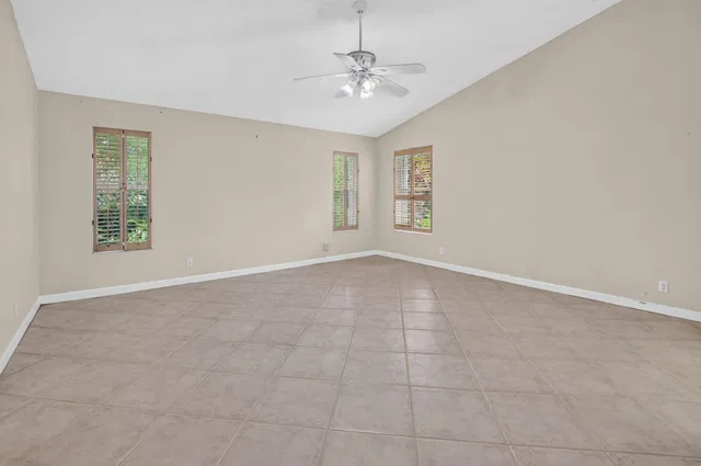 Residence photo 17