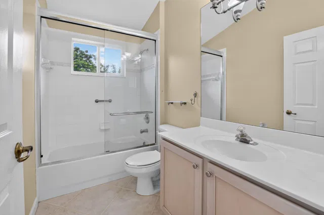 Residence photo 24