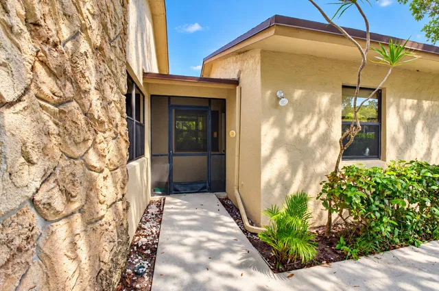 Residence photo 4