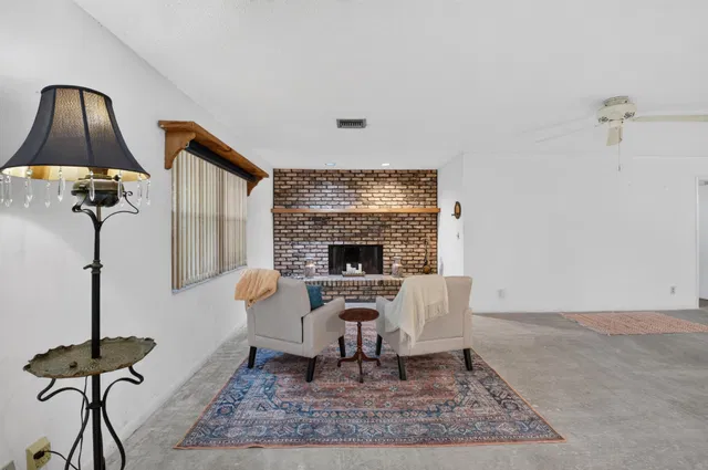 Residence photo 17
