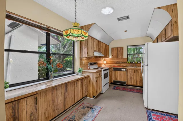 Residence photo 27