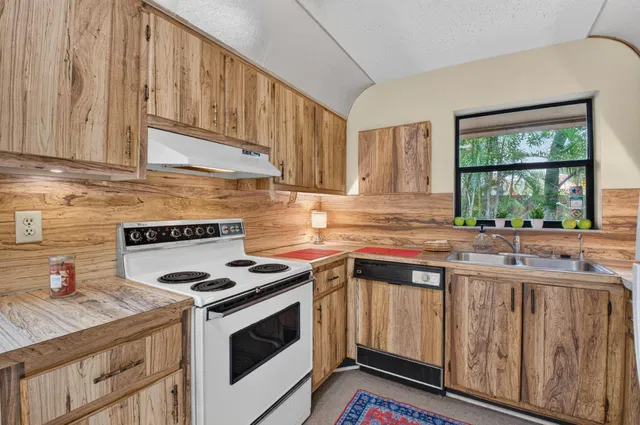 Residence photo 30