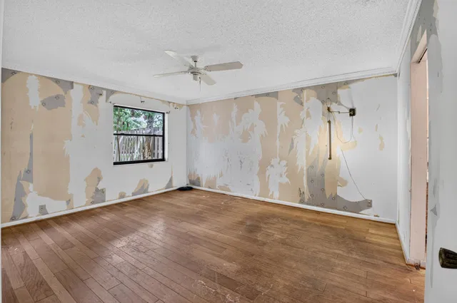 Residence photo 32