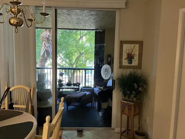 Unit 203 photo 9