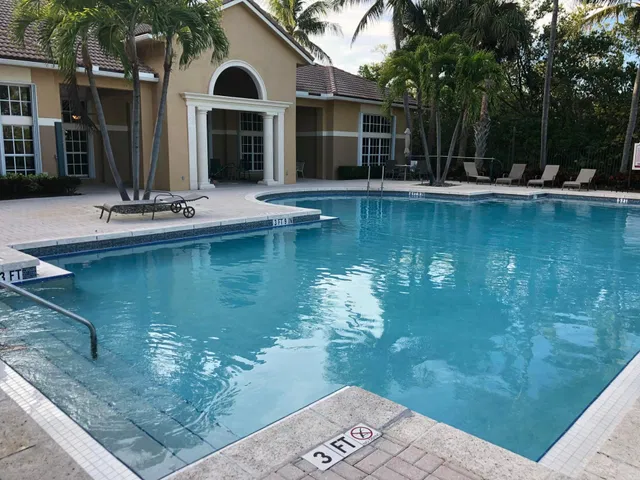 Unit 203 photo 13