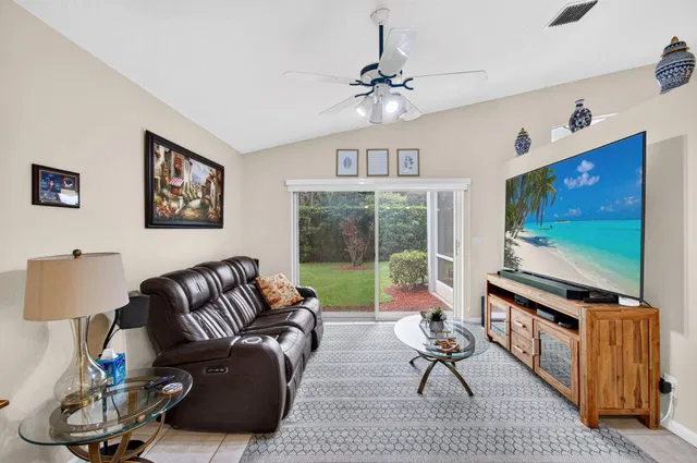  Residence photo 20