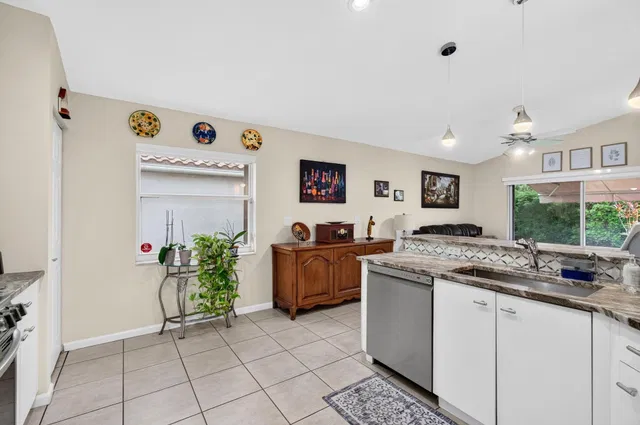  Residence photo 25
