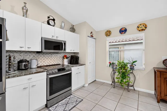  Residence photo 26