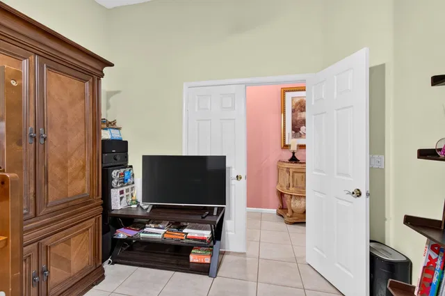 Residence photo 44